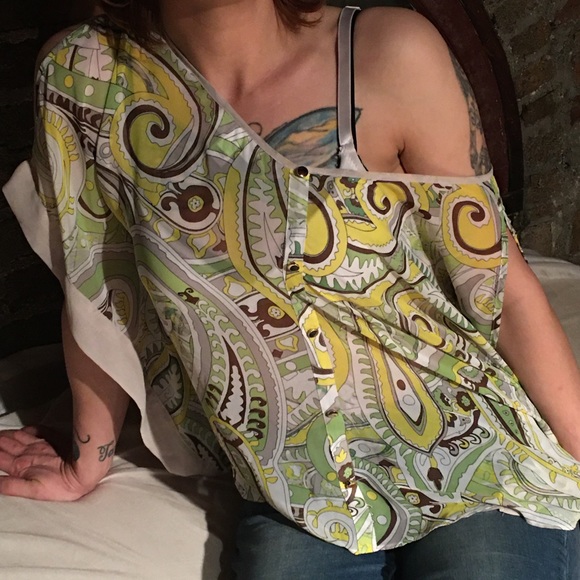 Jennifer Lopez Tops - Jennifer López sheer top